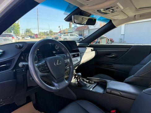 Used 2024 Lexus ES 300h w/ Premium Package FWD image 10