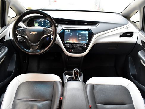 Used 2020 Chevrolet Bolt Premier w/ Infotainment Package FWD image 24