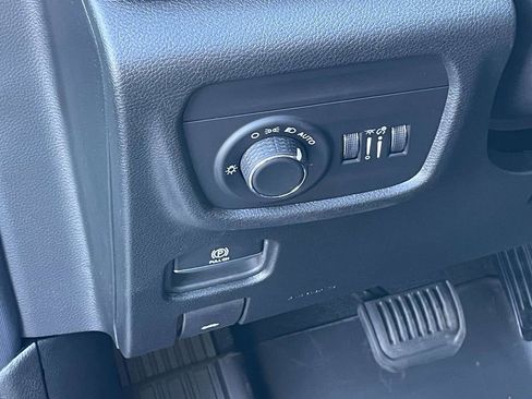 New 2026 Jeep Grand Cherokee Altitude AWD/4WD image 27