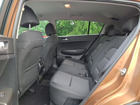 Used 2020 Kia Sportage LX AWD/4WD image 10