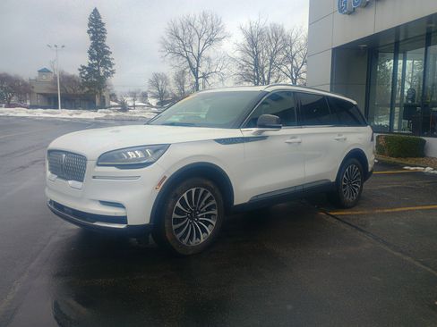 Used 2023 Lincoln Aviator Reserve image 3
