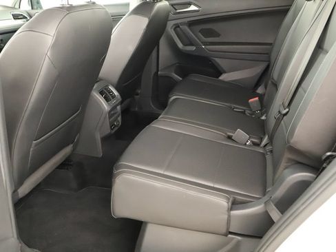 Used 2018 Volkswagen Tiguan SE w/ Panoramic Sunroof Package AWD/4WD image 29