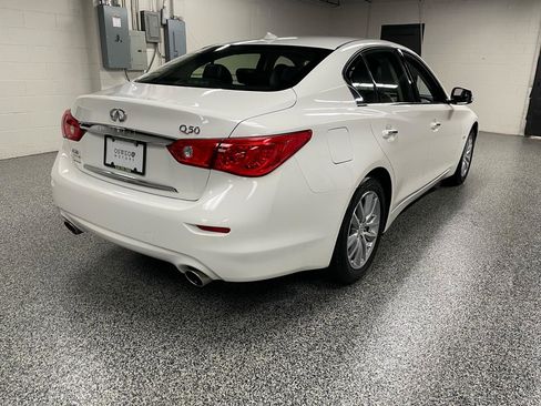 Used 2017 INFINITI Q50 2.0t w/ Moonroof Package image 5