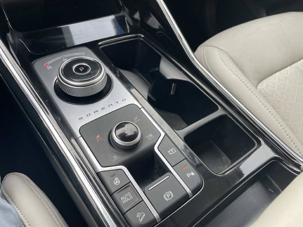 Used 2023 Kia Sorento SX Prestige w/ Panoramic Sunroof Package AWD/4WD image 26