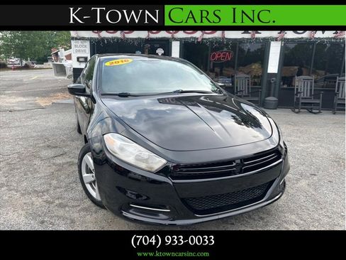 Used 2016 Dodge Dart SXT FWD image 1