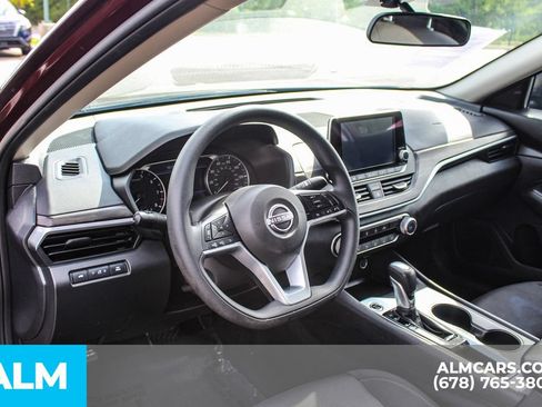 Used 2025 Nissan Altima 2.5 SV FWD image 21