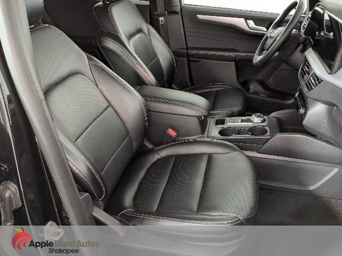 Used 2024 Ford Escape Platinum AWD/4WD image 45