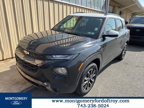 Used 2022 Chevrolet TrailBlazer ACTIV w/ Technology Package image 1