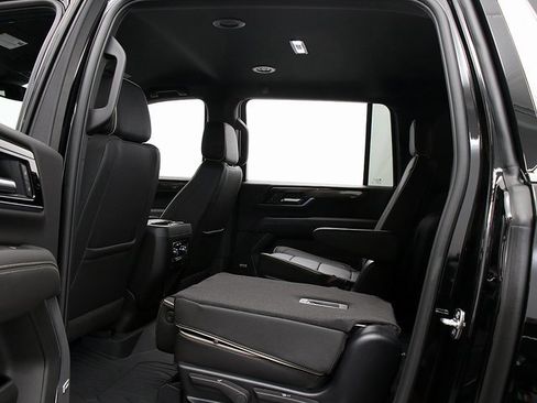 New 2026 GMC Yukon XL Elevation w/ LPO, Floor Liner Package image 13