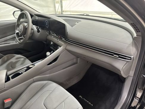 Used 2023 Hyundai Elantra SEL w/ Convenience Package FWD image 28