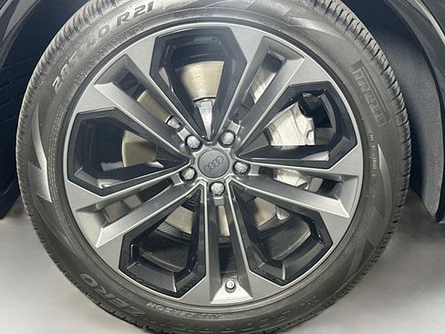 Used 2026 Audi Q7 3.0T Premium Plus AWD/4WD image 12