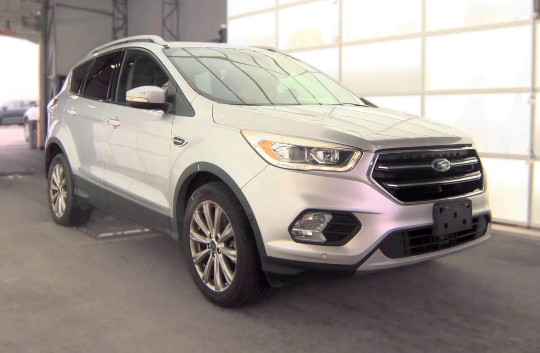 Used 2018 Ford Escape Titanium w/ Ford Safe & Smart Package AWD/4WD image 3