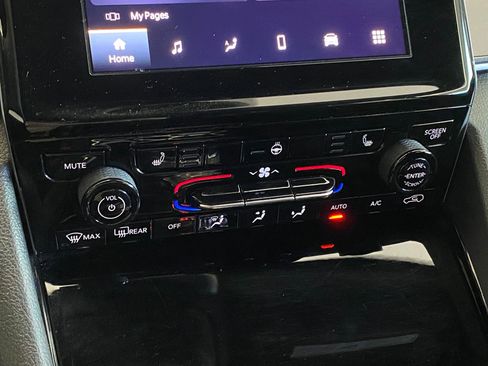 Used 2023 Jeep Grand Cherokee Altitude image 26