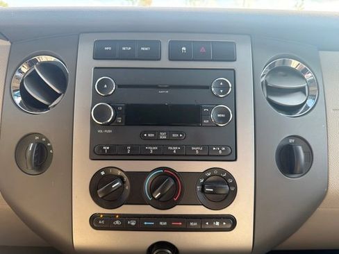 Used 2011 Ford Expedition XLT AWD/4WD image 30