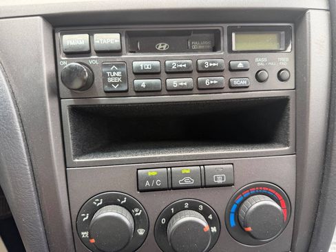 Used 2005 Hyundai Elantra GLS FWD image 8