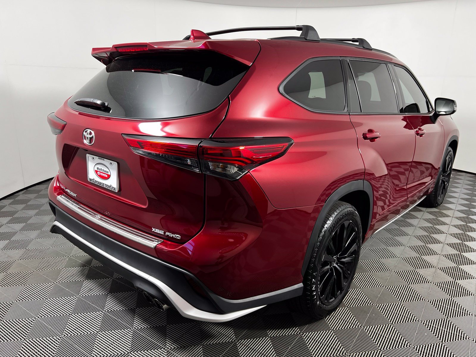 Used 2023 Toyota Highlander XSE AWD/4WD image 5
