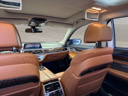 Used 2018 BMW 750i xDrive image 20