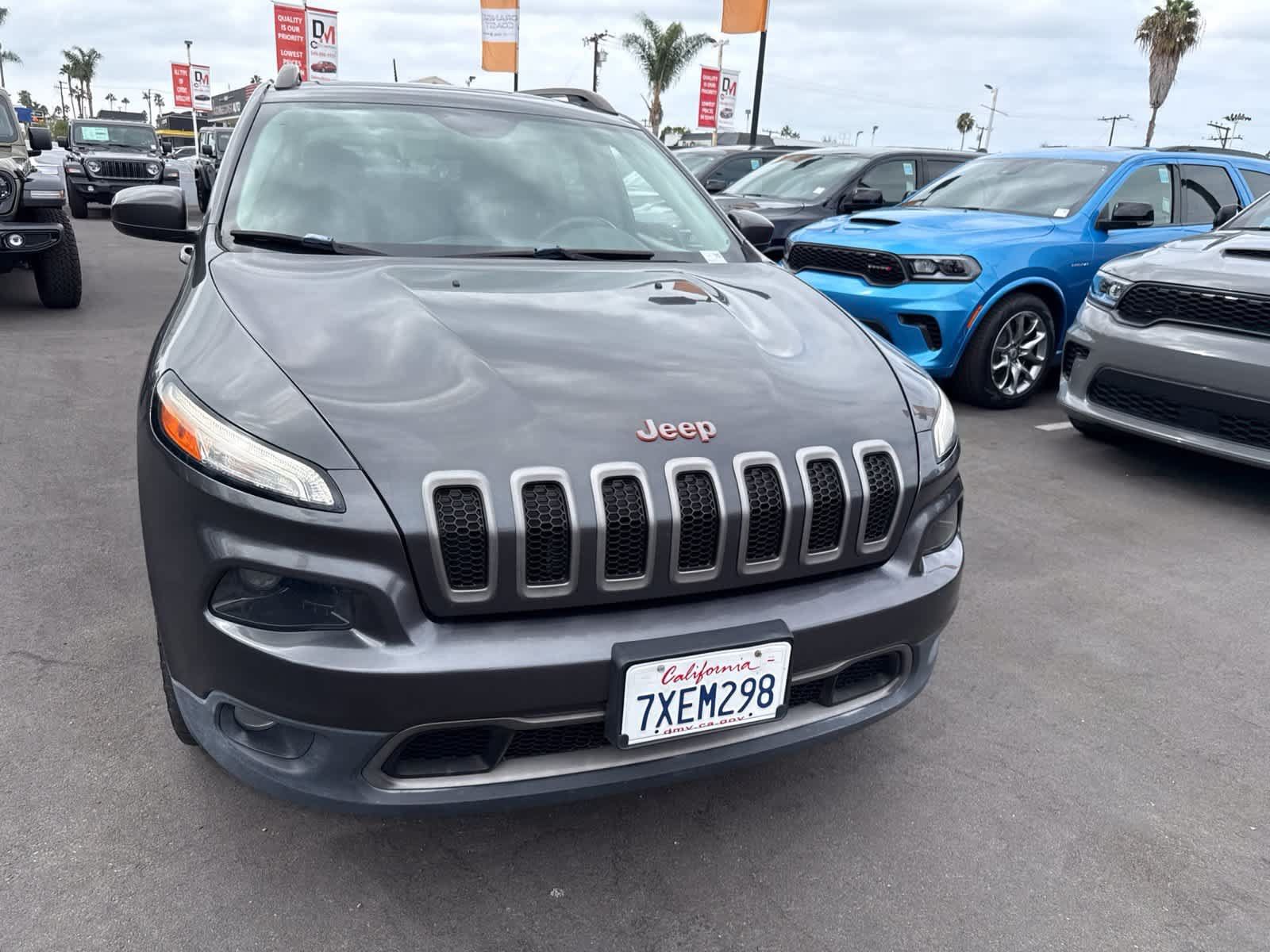 Used 2017 Jeep Cherokee 75th Anniversary FWD image 5