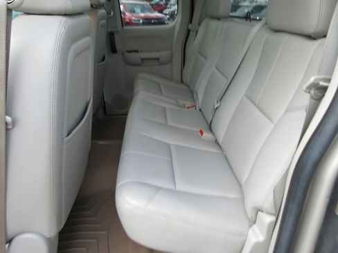 Used 2008 Chevrolet Silverado 2500 LTZ w/ Safety Package AWD/4WD image 18