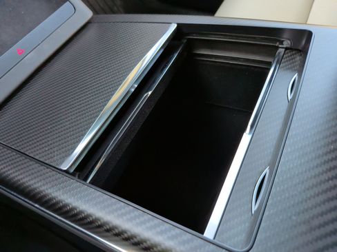 Used 2023 Tesla Model X Plaid image 18