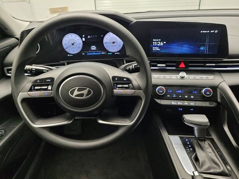 Used 2024 Hyundai Elantra SEL FWD image 22