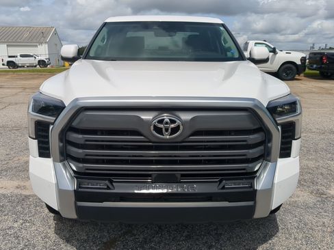 Used 2024 Toyota Tundra Limited AWD/4WD image 7