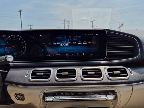 Used 2023 Mercedes-Benz GLE 450 4MATIC image 17