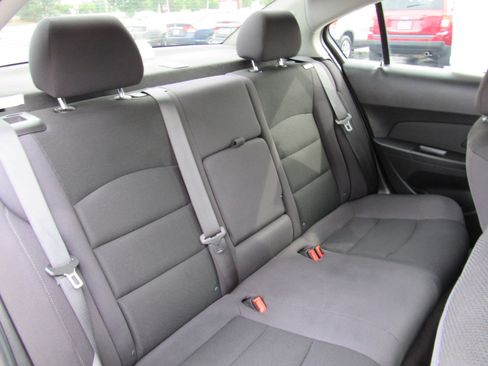 Used 2015 Chevrolet Cruze LT image 25