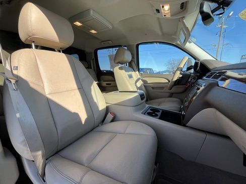 Used 2014 Chevrolet Silverado 2500 LTZ w/ LTZ Plus Package image 39