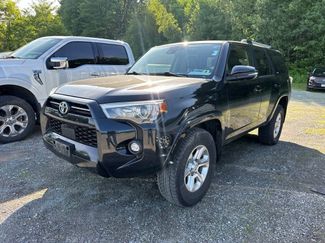Used 2024 Toyota 4Runner SR5 Premium w/ Moonroof Package AWD/4WD video 1