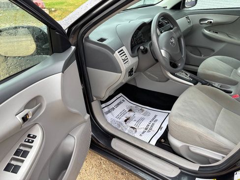 Used 2010 Toyota Corolla LE FWD image 2