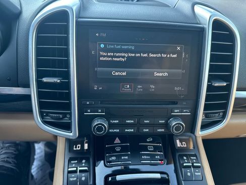 Used 2017 Porsche Cayenne S AWD/4WD image 30