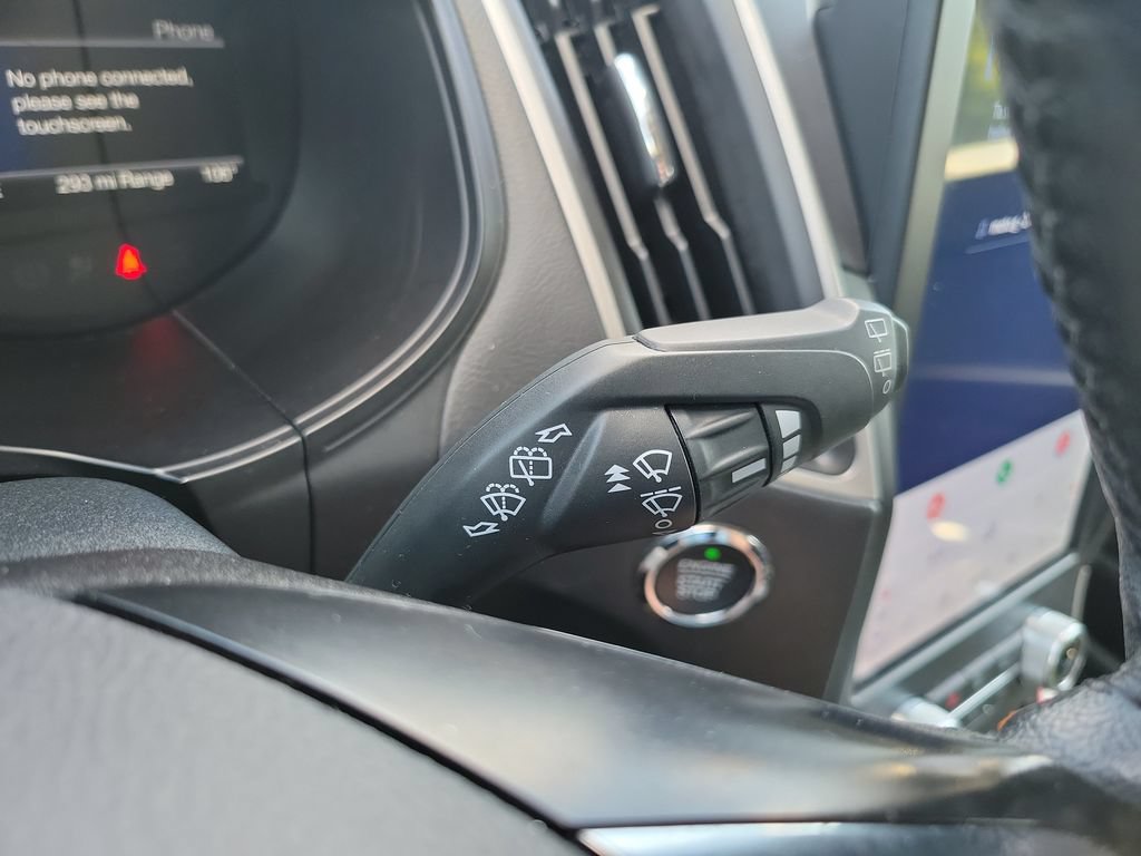 Used 2024 Ford Edge SEL AWD/4WD image 16