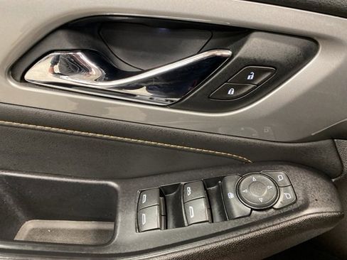 Certified 2021 Chevrolet Traverse LT w/ LT Premium Package image 32