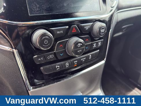 Used 2019 Jeep Grand Cherokee Limited RWD image 16