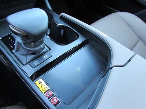 Used 2025 Lexus ES 300h w/ Premium Package FWD image 19