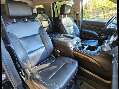 Used 2019 Chevrolet Tahoe LT image 32