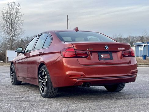 Used 2018 BMW 330i xDrive Sedan w/ Premium Package image 3