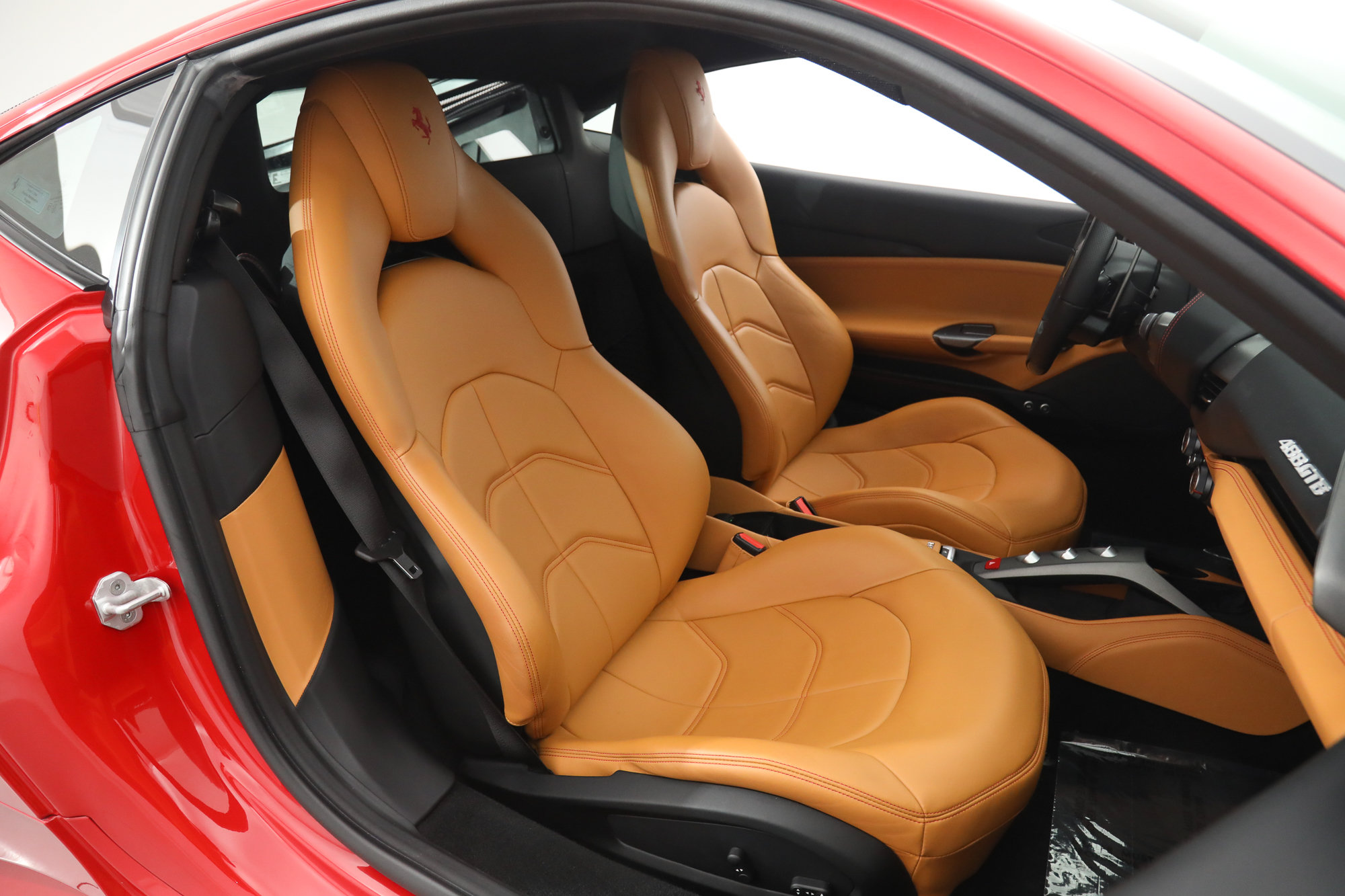 Used 2018 Ferrari 488 GTB RWD image 21