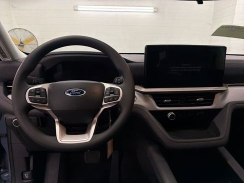 New 2026 Ford Explorer Active RWD image 8