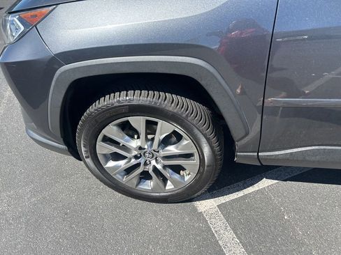 Used 2019 Toyota RAV4 XLE Premium w/ Cold Weather Package AWD/4WD image 17