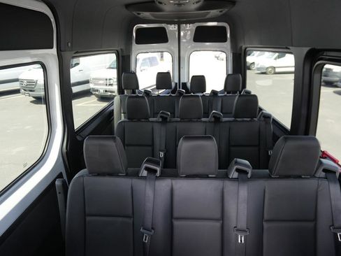 Used 2025 Mercedes-Benz Sprinter 2500 image 8