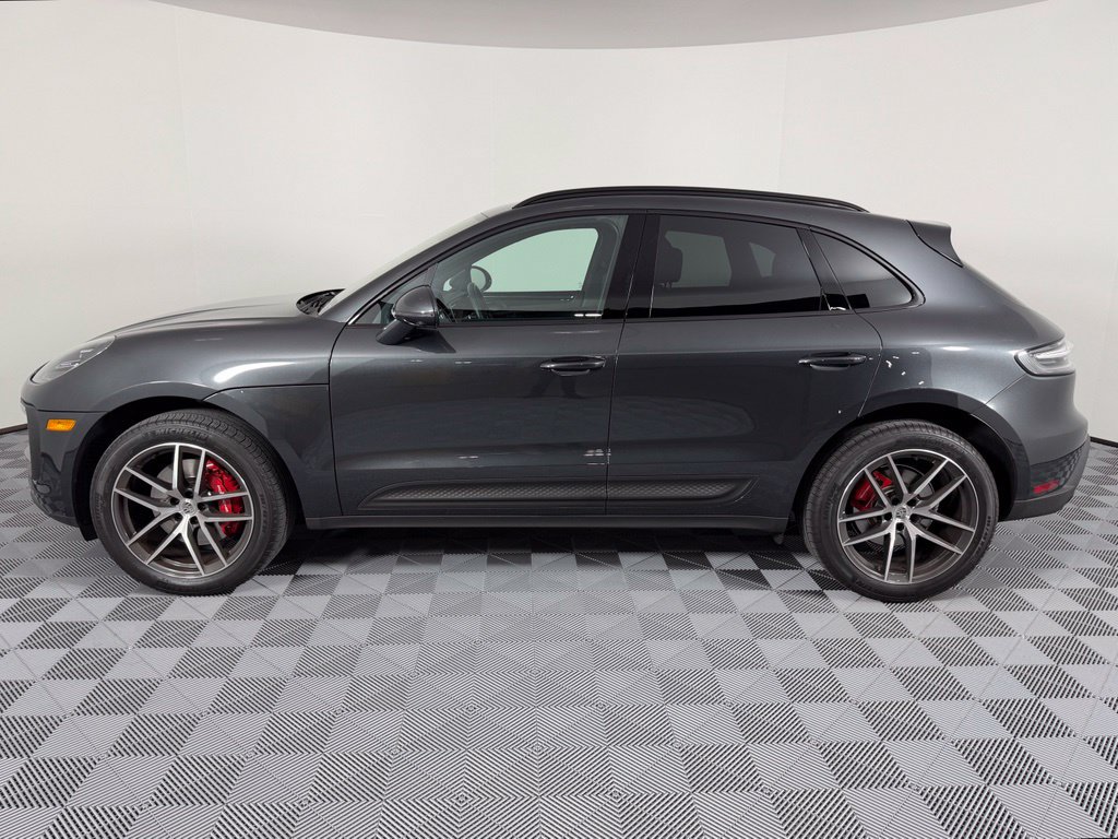 Certified 2025 Porsche Macan S AWD/4WD image 2