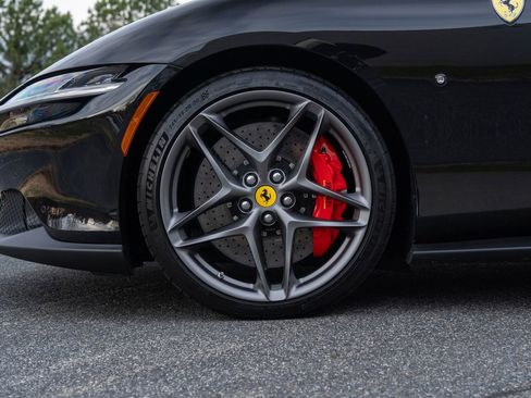 Certified 2022 Ferrari Roma image 9