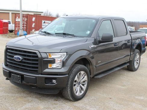 Used 2017 Ford F150 XL w/ Equipment Group 101A Mid image 2