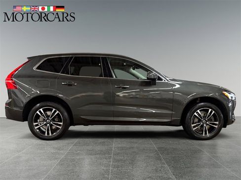 Used 2019 Volvo XC60 T8 Momentum w/ Premium Package image 2