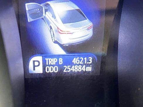 Used 2017 Toyota Avalon Limited w/ All Weather Liner Package image 5