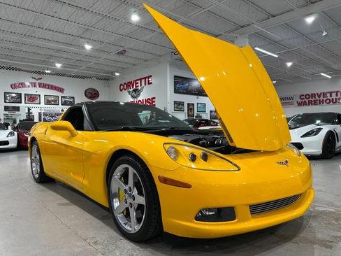 Used 2005 Chevrolet Corvette Coupe w/ Preferred Equipment Group RWD image 26