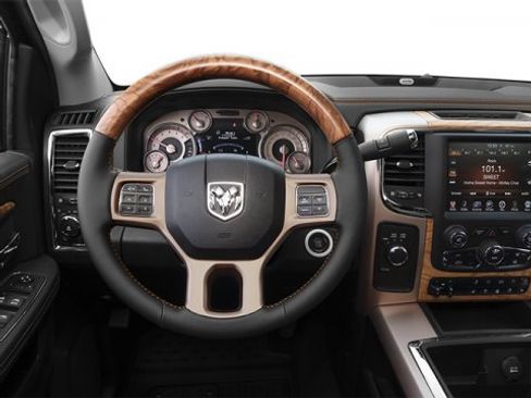 Used 2014 RAM 2500 Laramie w/ Cold Weather Group image 9