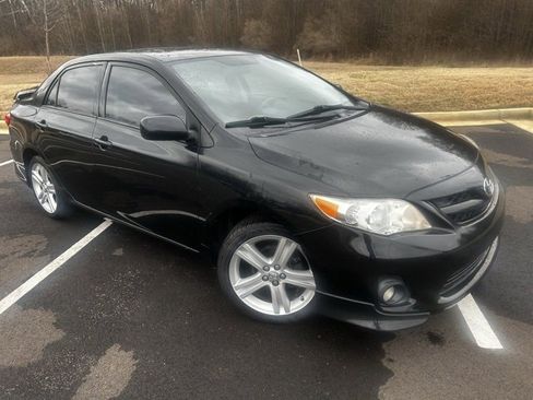 Used 2013 Toyota Corolla S w/ Premium Pkg image 2